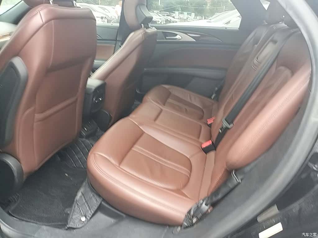 Lincoln MKZ, 2019 13