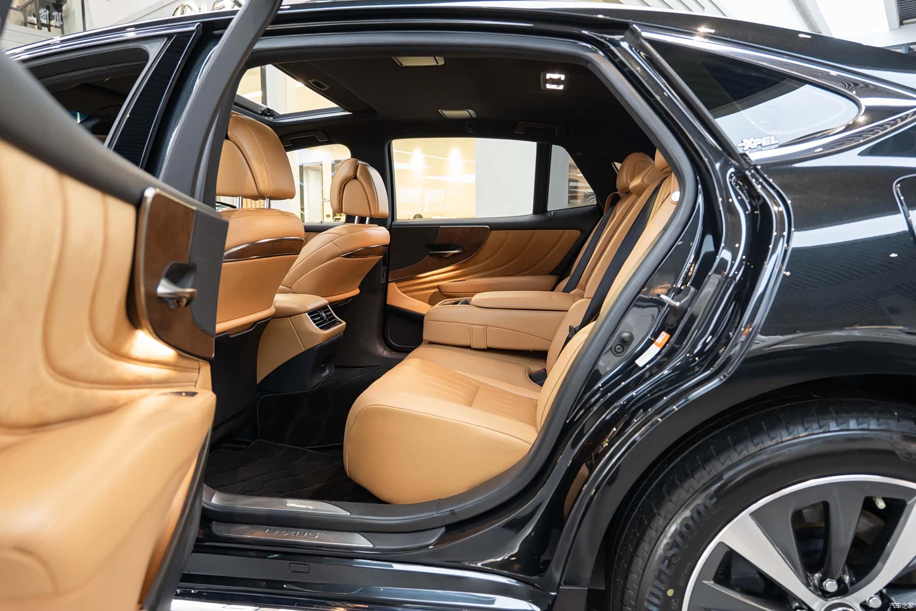 Lexus LS, 2021 10