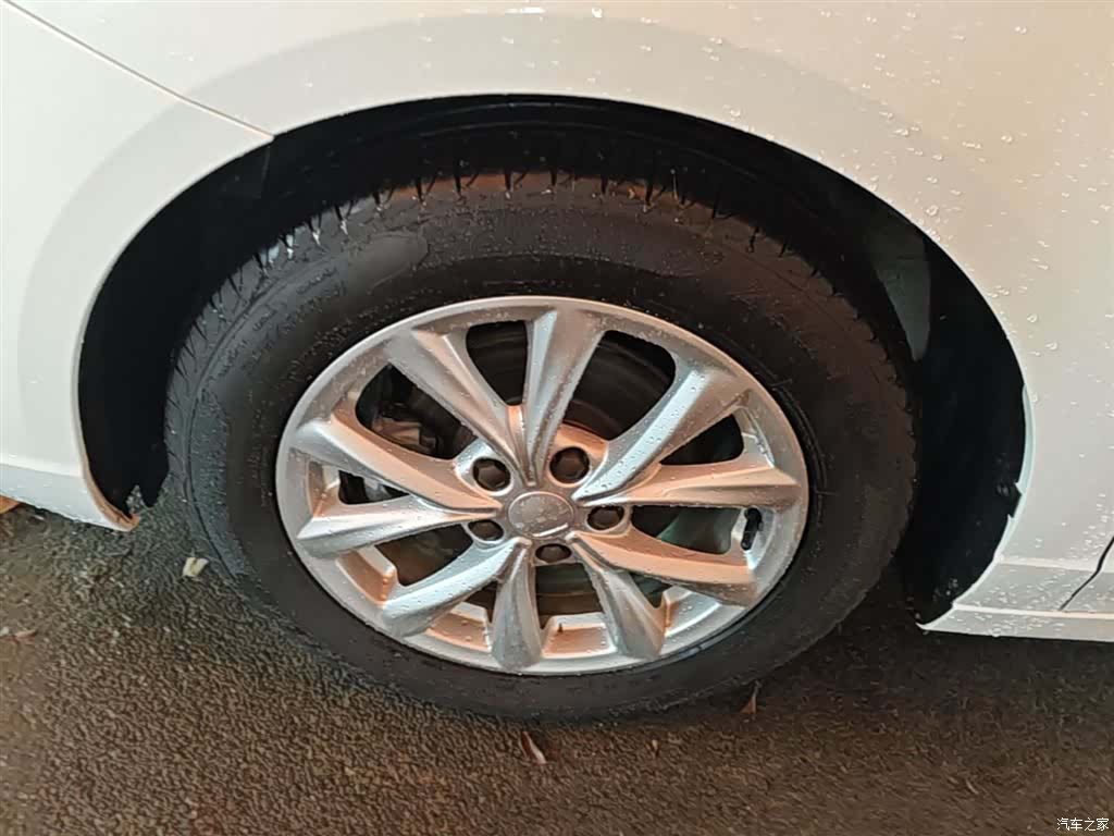 Roewe i5, 2021 23