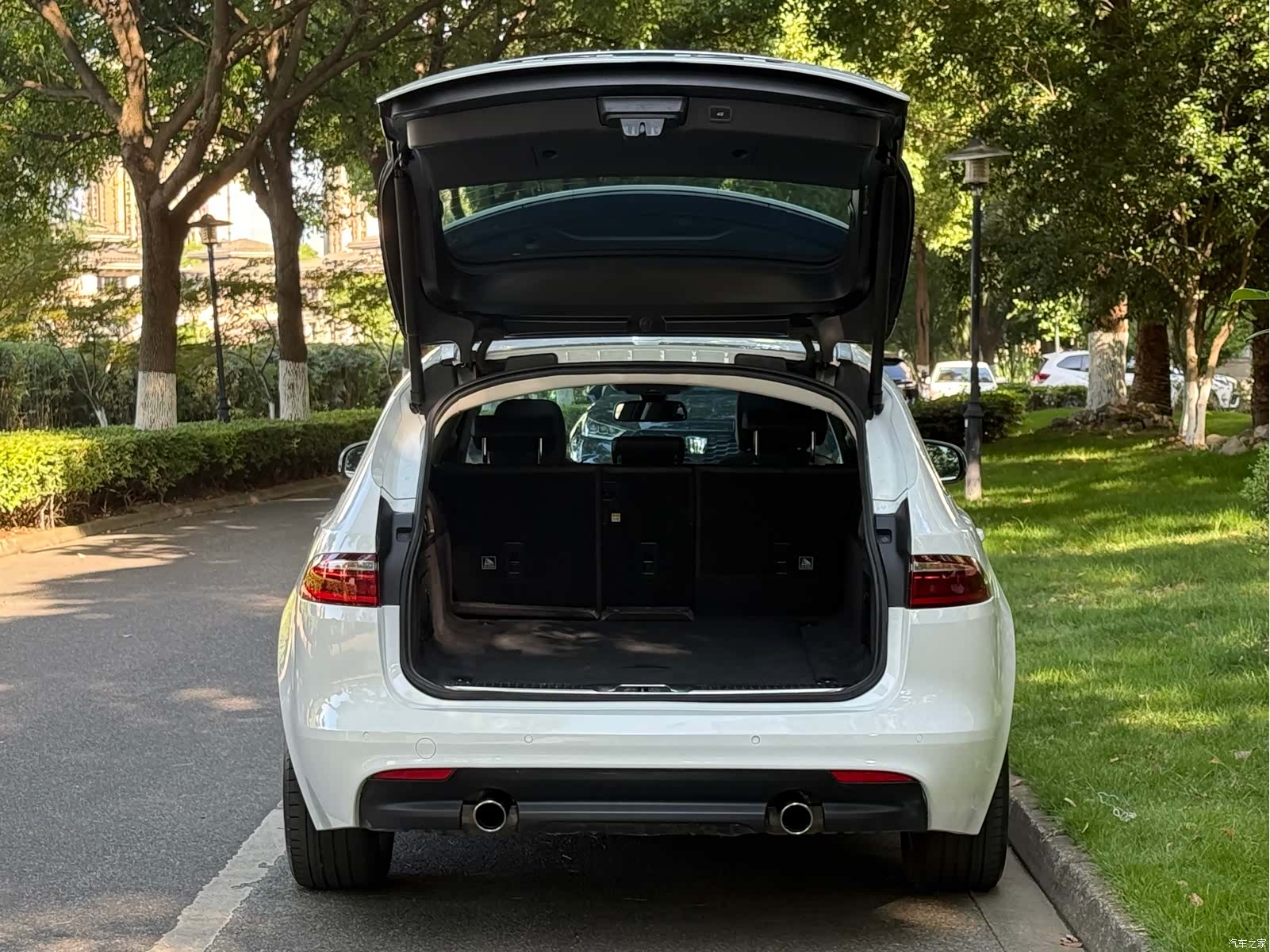 Jaguar XF, 2019 6