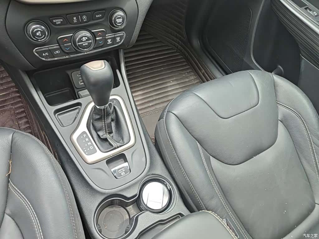 Jeep Cherokee, 2017 14