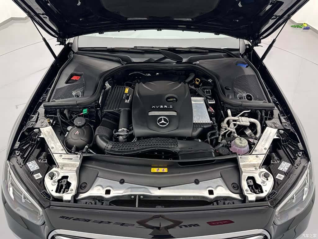 Mercedes-Benz E-Class, 2022 27