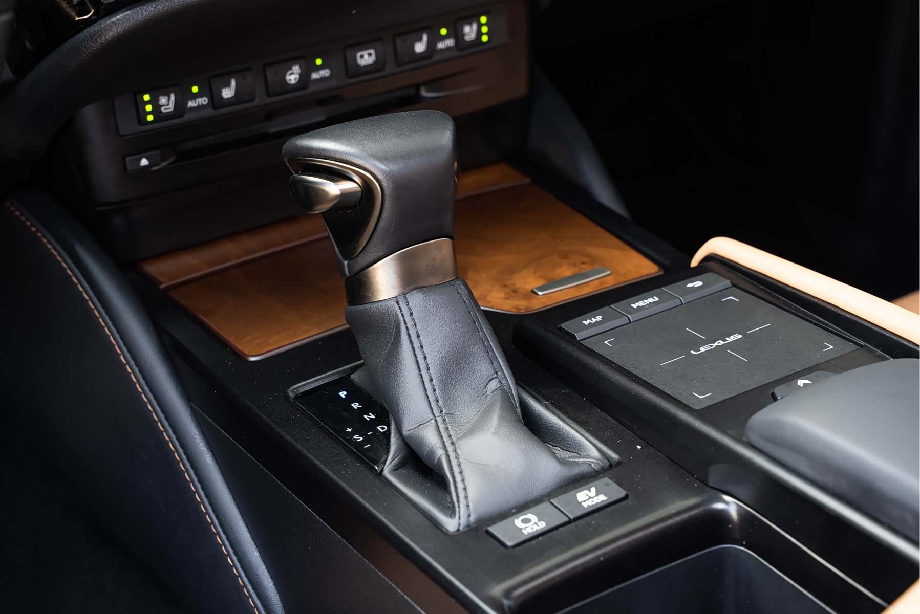 Lexus ES, 2022 15