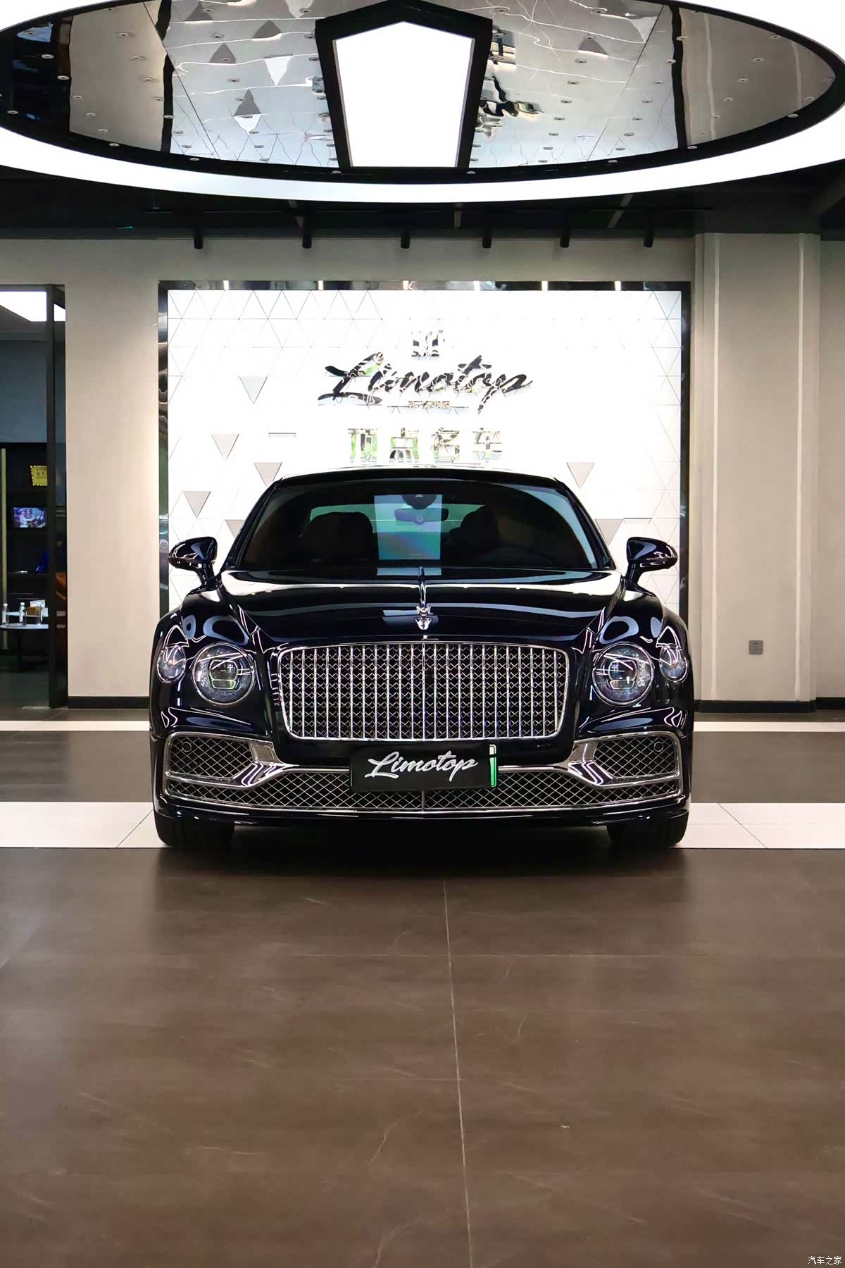 Bentley Flying Spur, 2022 2