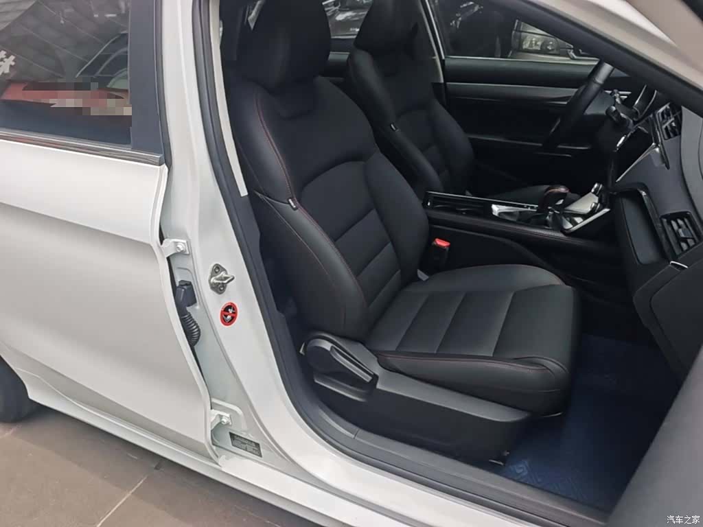 Geely Binray, 2019 25