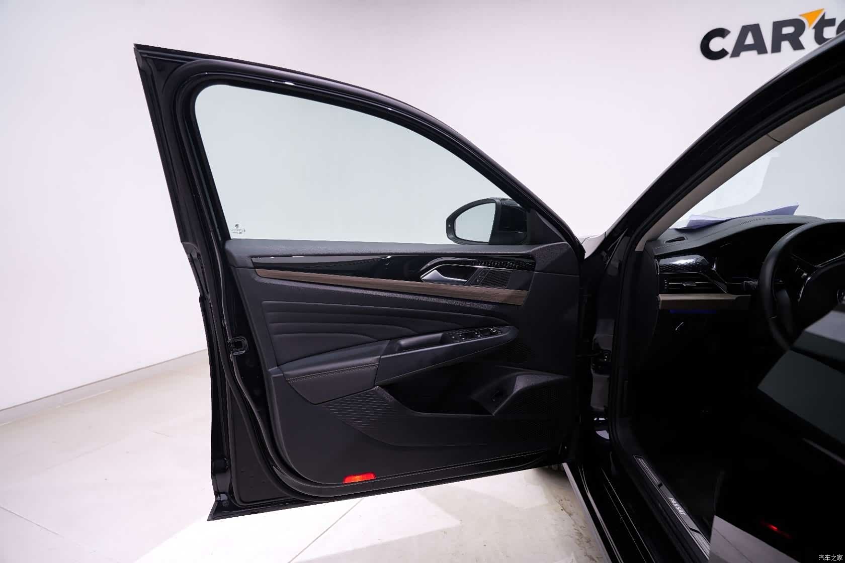 Volkswagen Passat, 2019 13