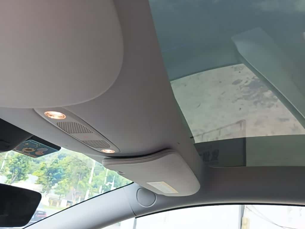 Tesla Model Y, 2022 18