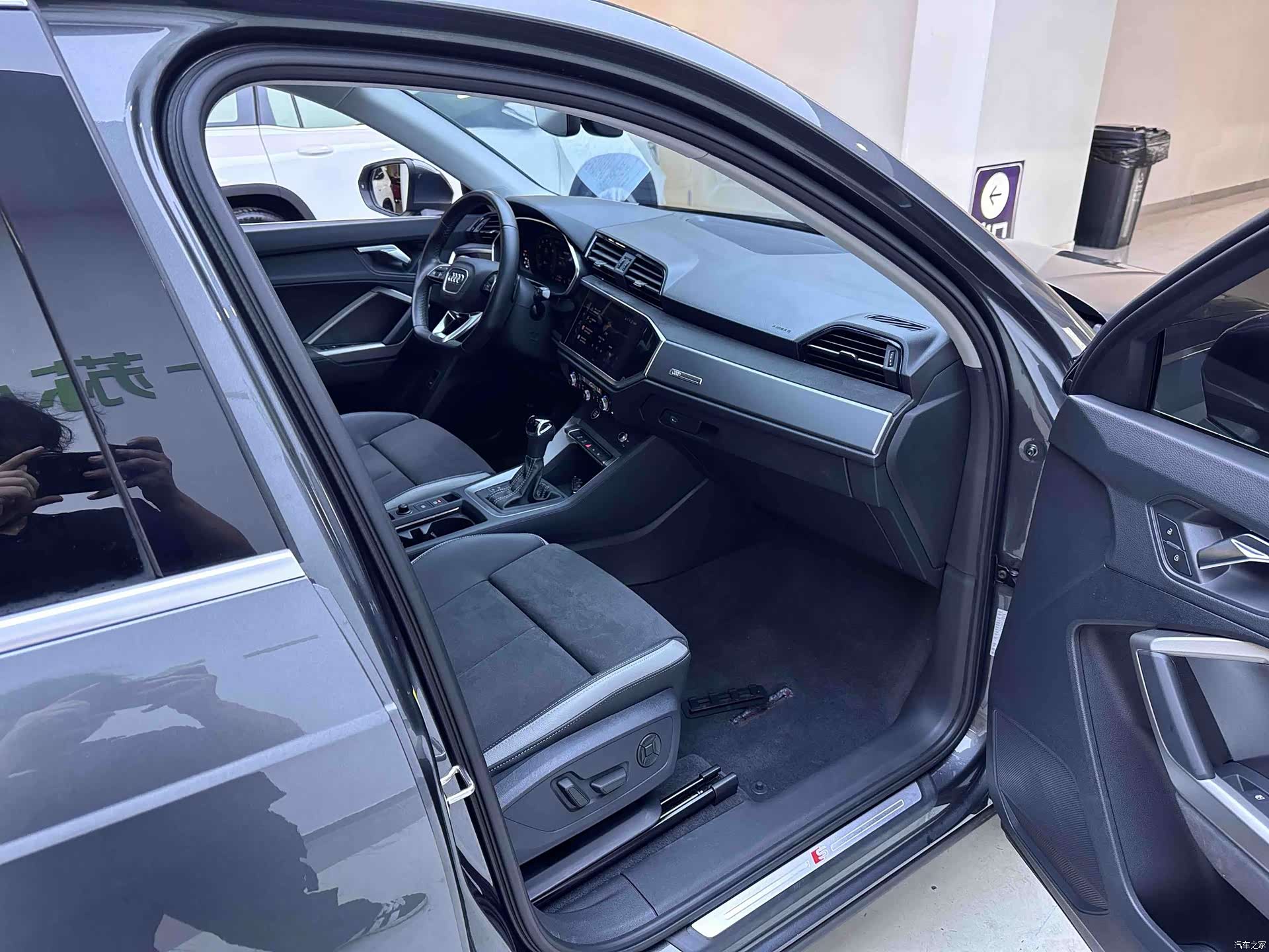 Audi Q3, 2022 11