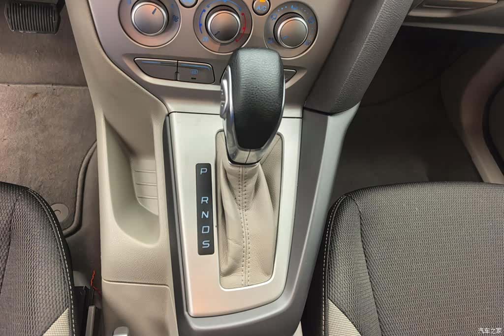 Ford Focus, 2013 16