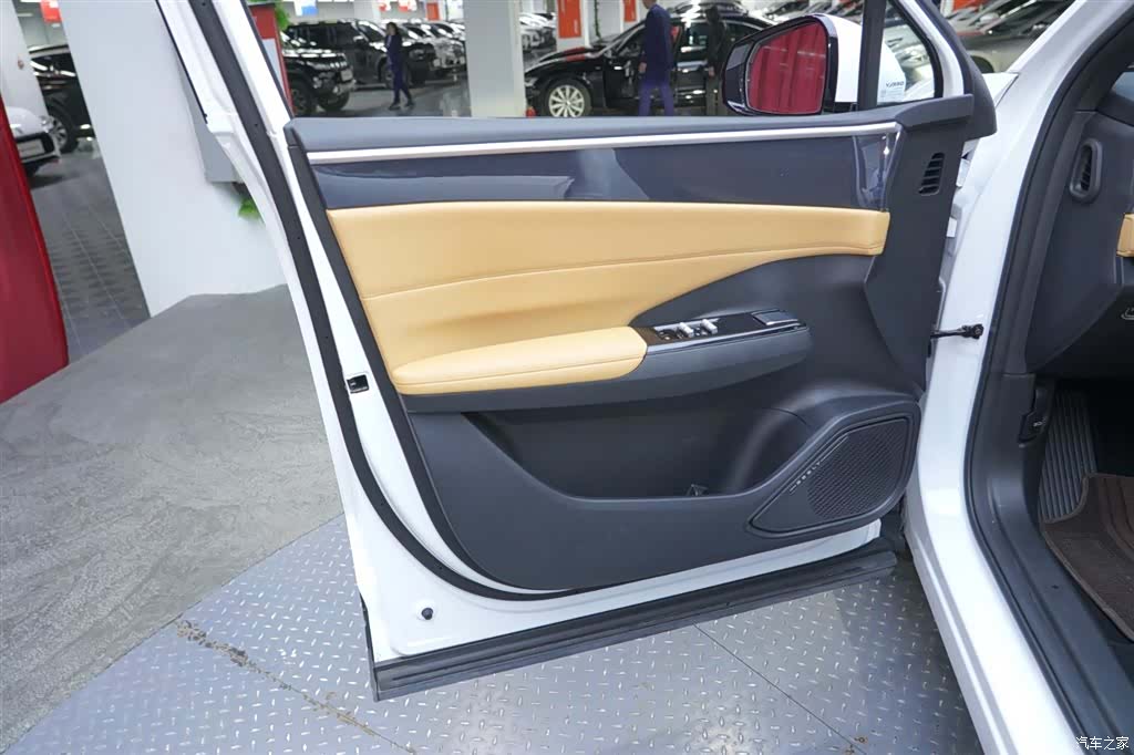 Geely Galaxy L7, 2024 11