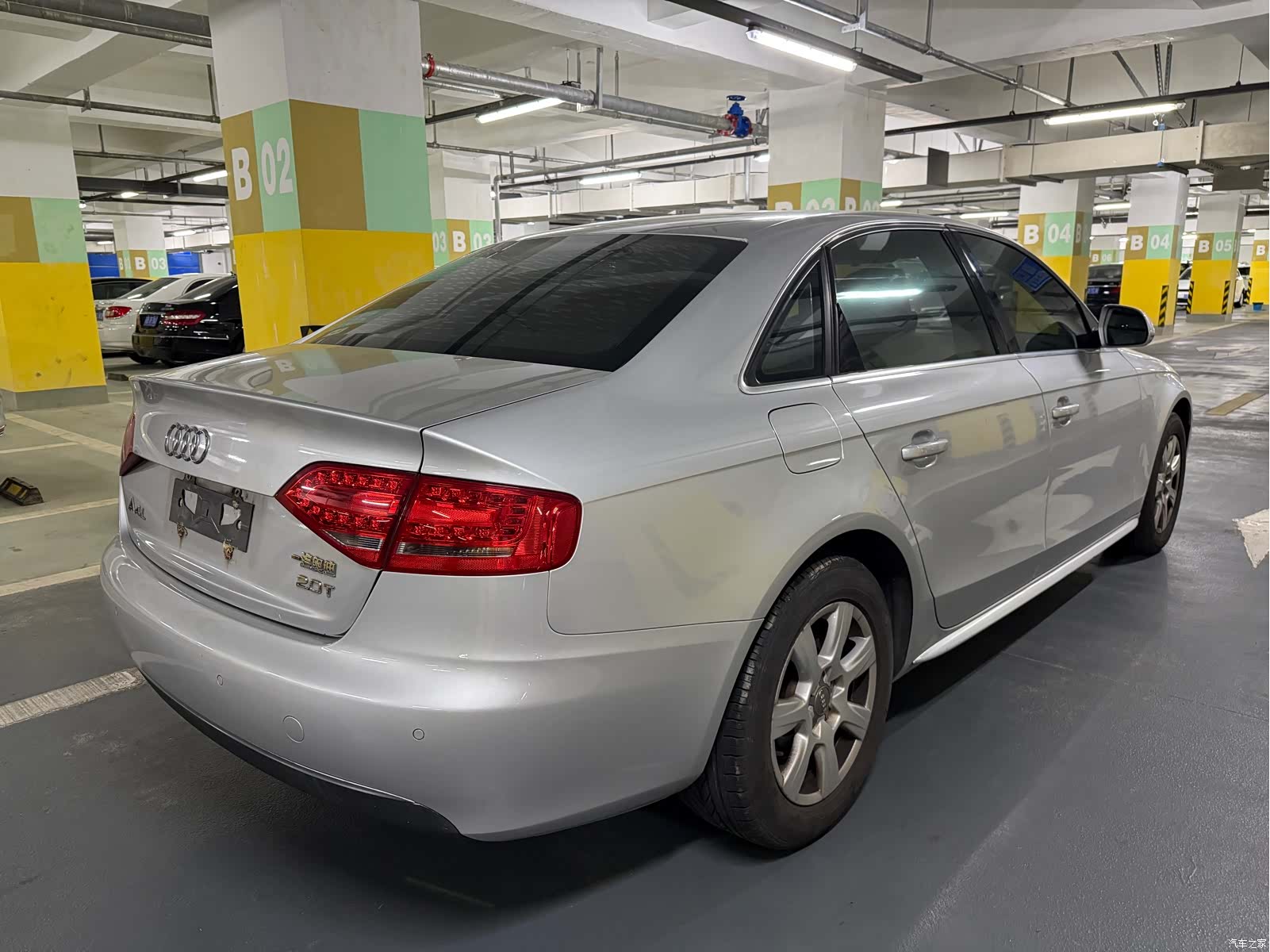 Audi A4L, 2011 4