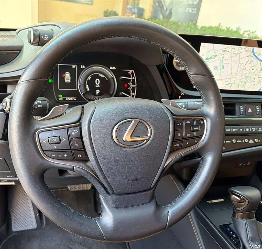 Lexus ES, 2024 7