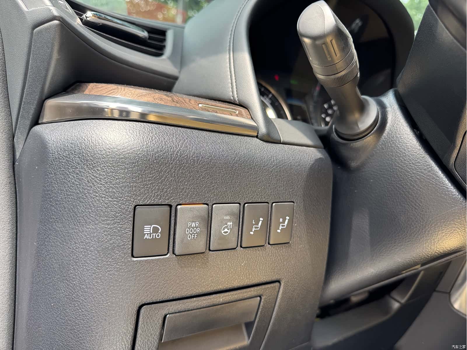 Toyota Alphard, 2021 11