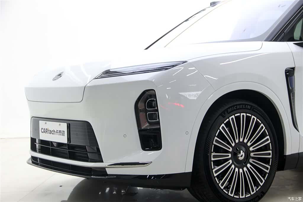 NIO ES8, 2025 7