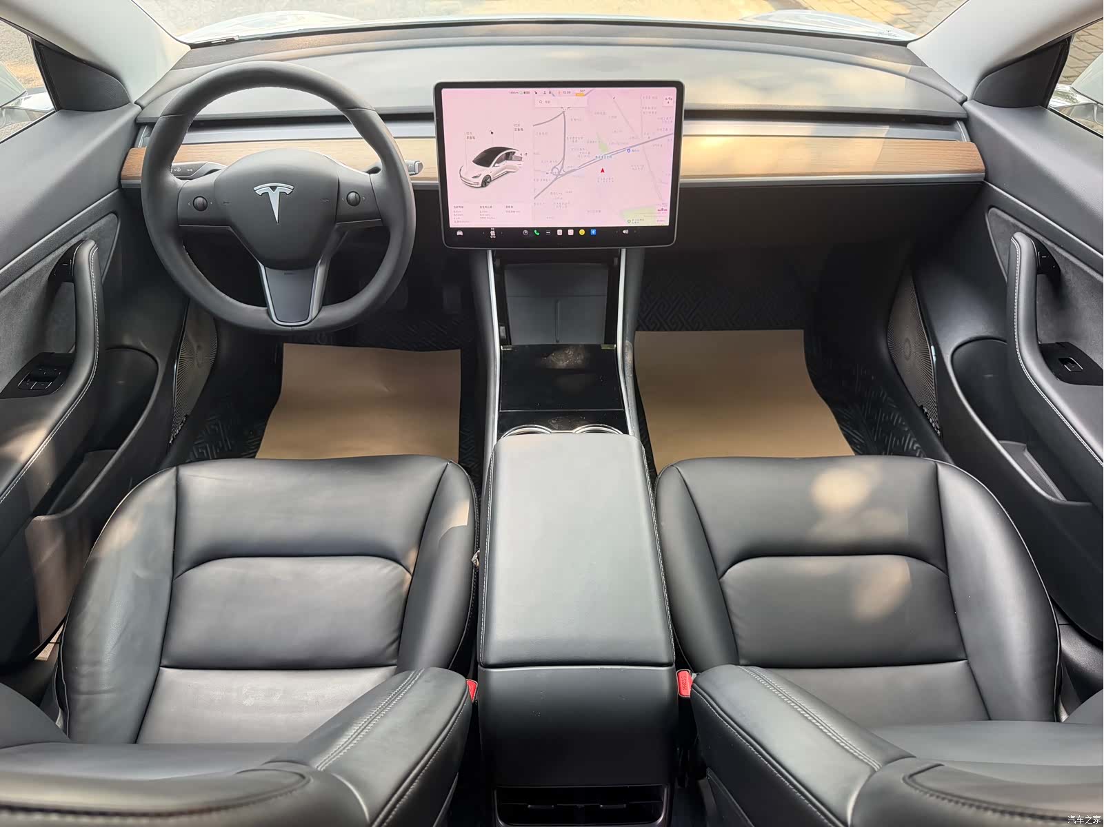 Tesla Model 3, 2020 13
