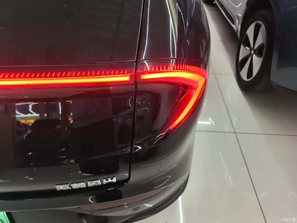 Wuling Starlight, 2025 8