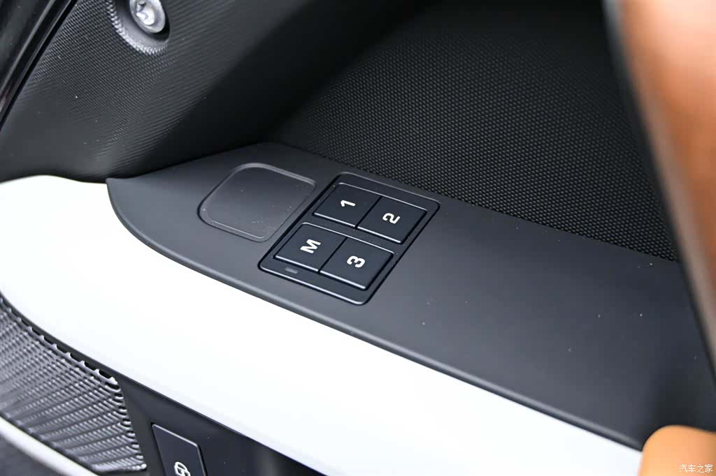 Land Rover Defender, 2024 31