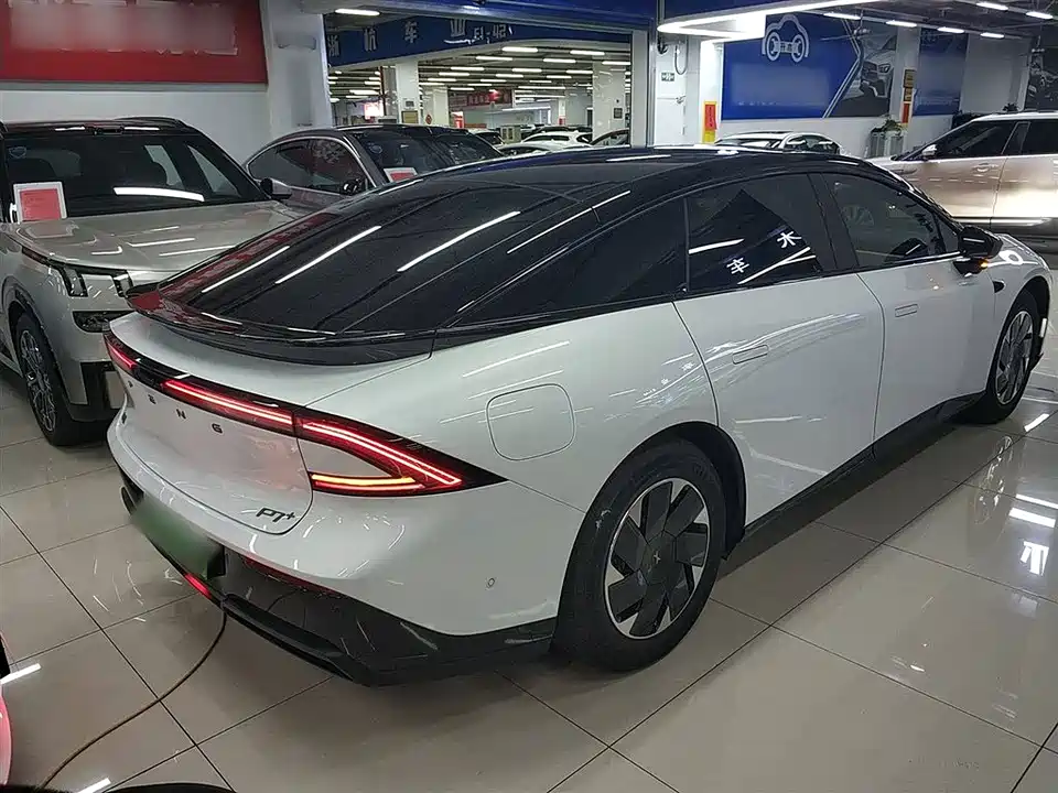 XPENG P7+
