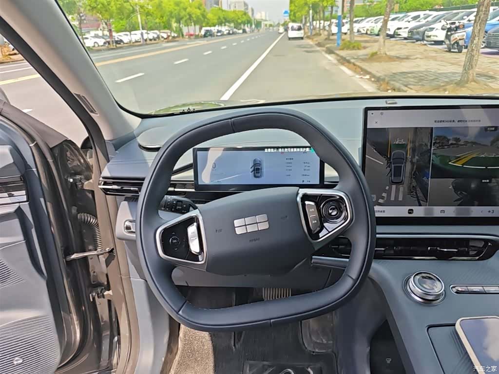Geely Galaxy E5, 2025 11
