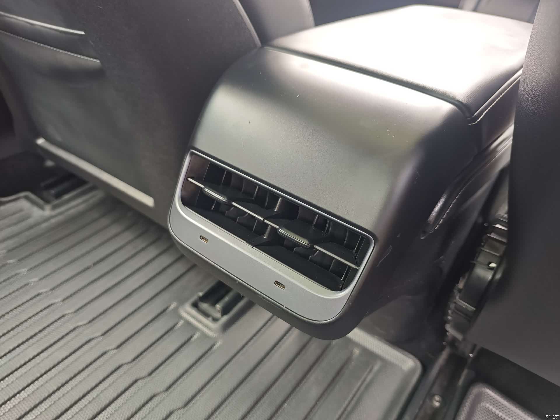 Tesla Model 3, 2023 16
