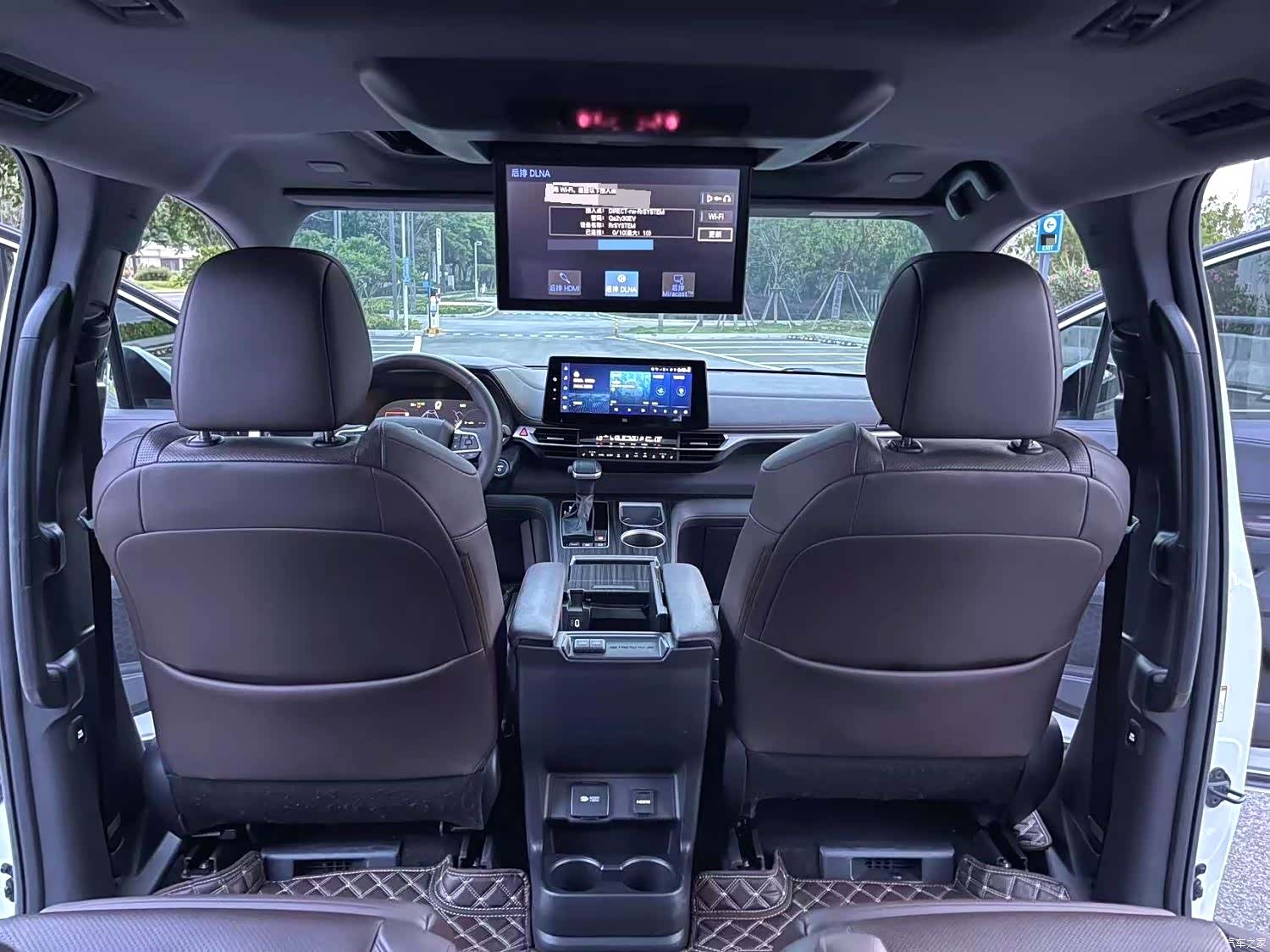Toyota Sienna, 2024 10