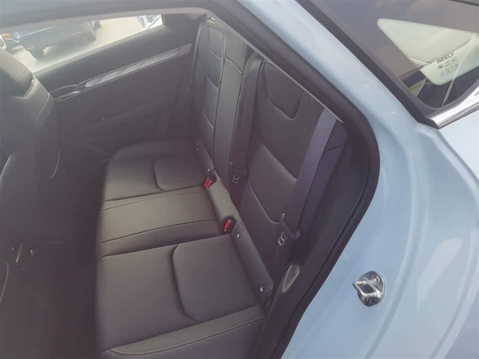 Geely Emgrand L HiP Geely Emgrand L HiP