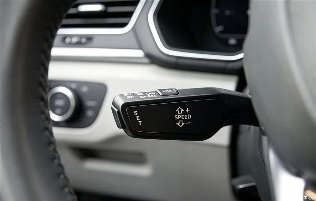 Audi Q5L, 2018 9