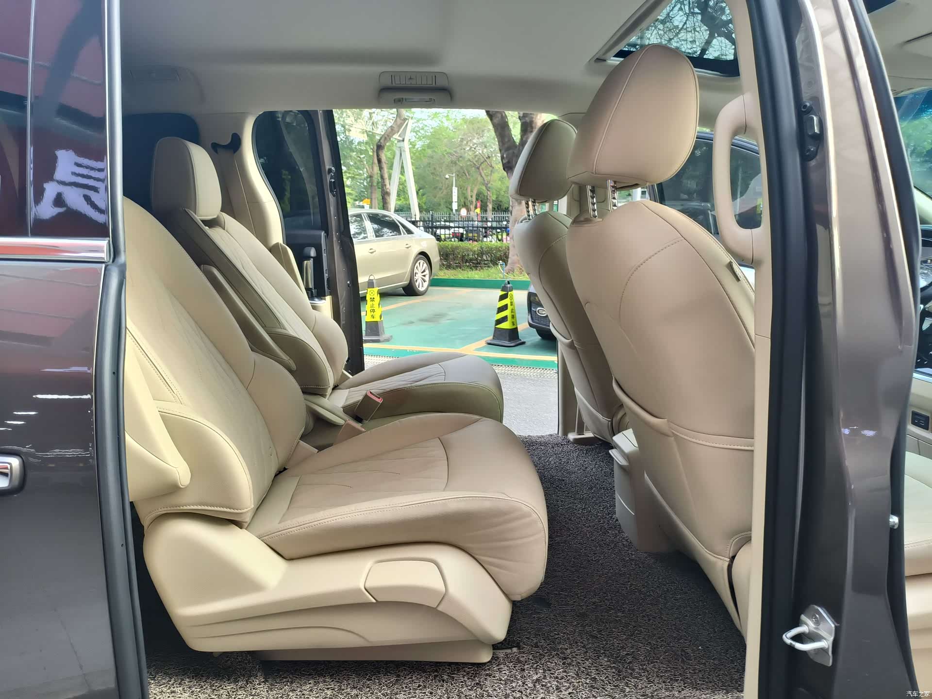 Buick GL8, 2023 9
