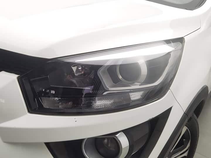 BAIC Senova X25 2015 1.5L АКПП Elite