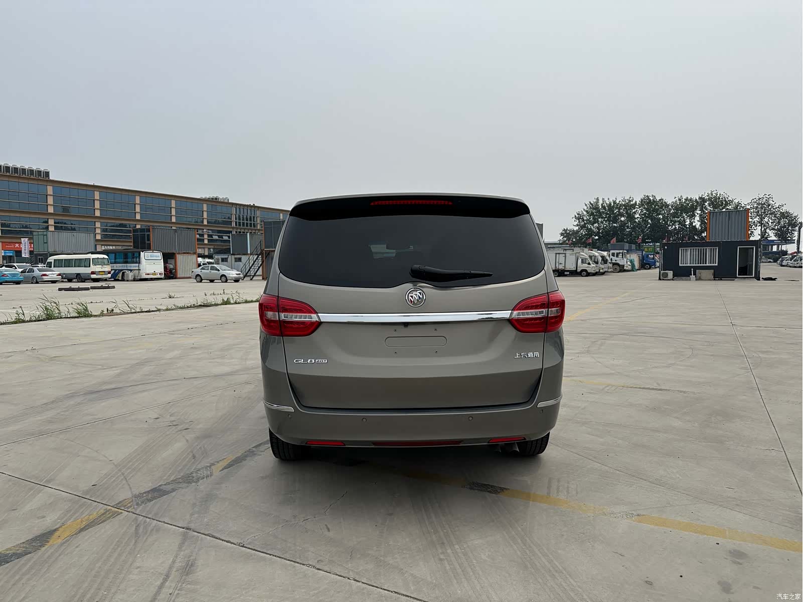 Buick GL8, 2020 3
