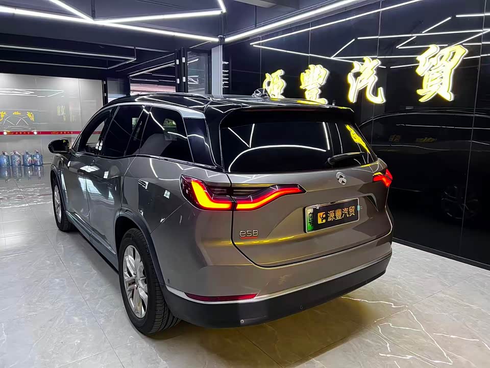 NIO ES8