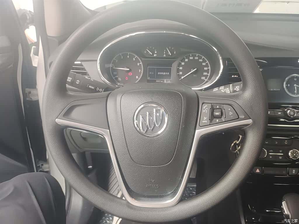 Buick Encore, 2019 11