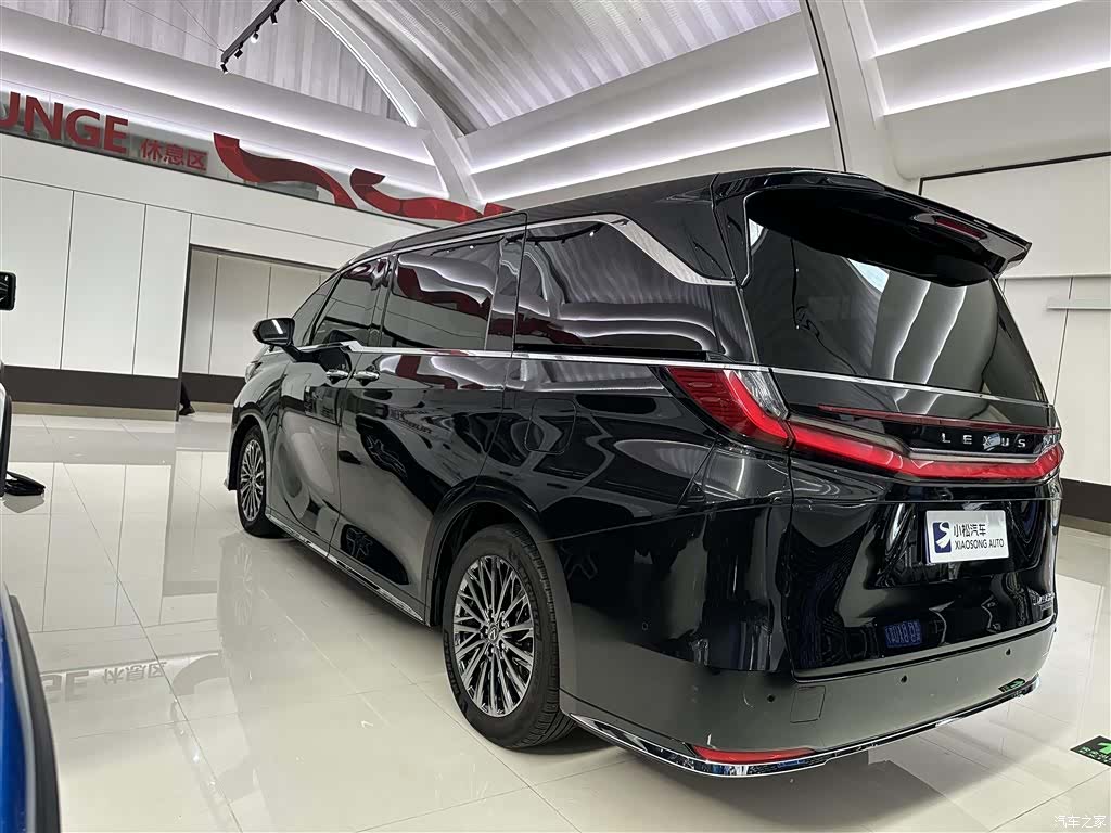 Lexus LM, 2024 7