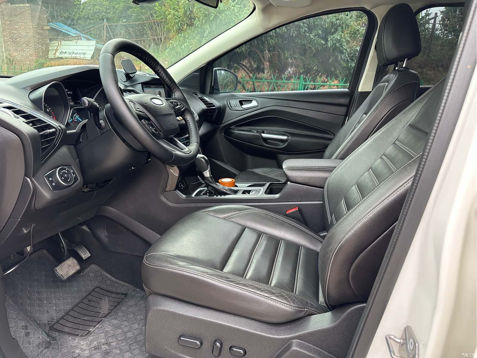 Ford Kuga, 2017 4