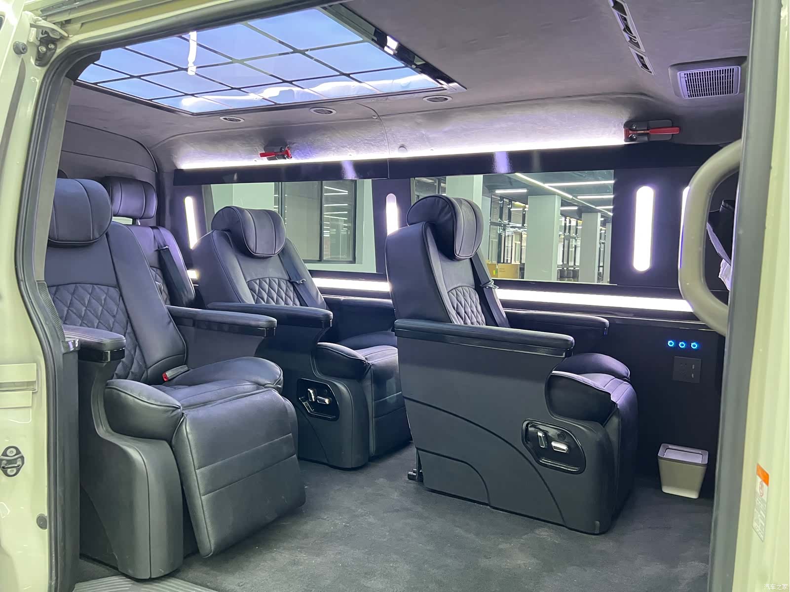 Toyota HiAce, 2016 9