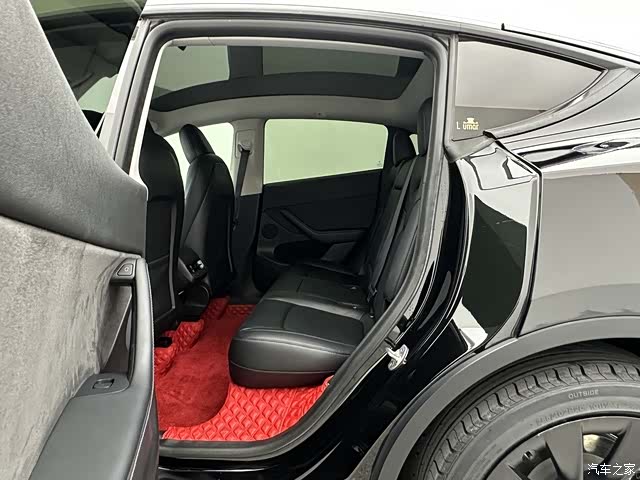 Tesla Model Y, 2022 13