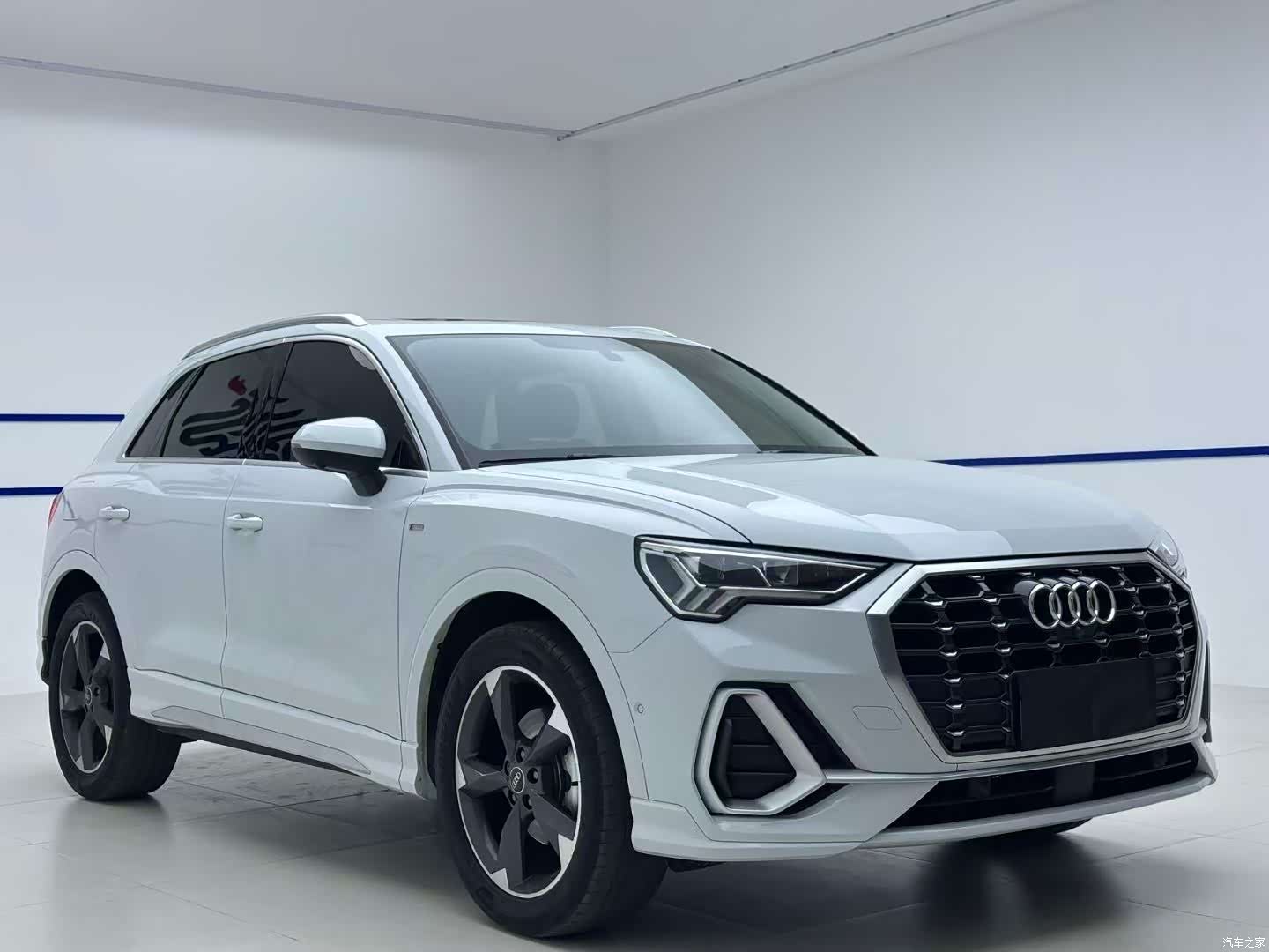 Audi Q3, 2023 3