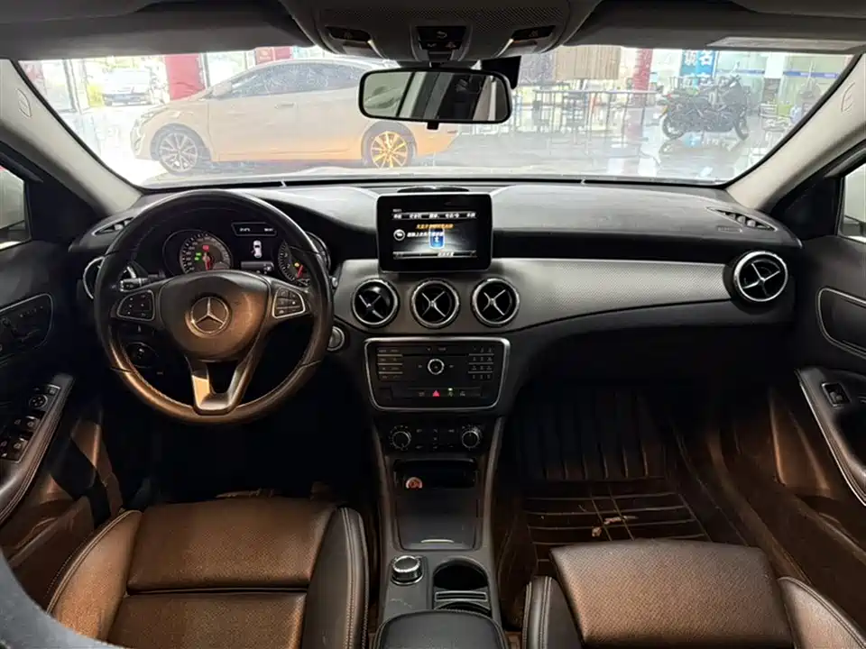 Mercedes-Benz GLA