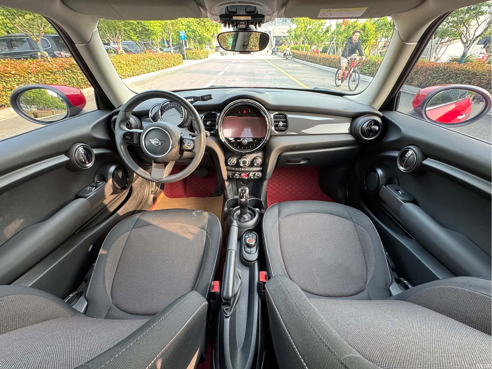 Mini ONE, 2021 16