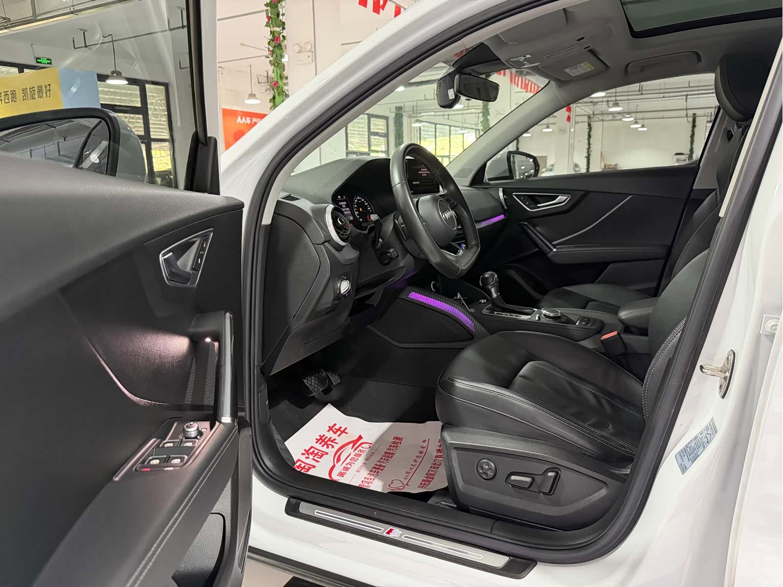 Audi Q2L, 2023 4