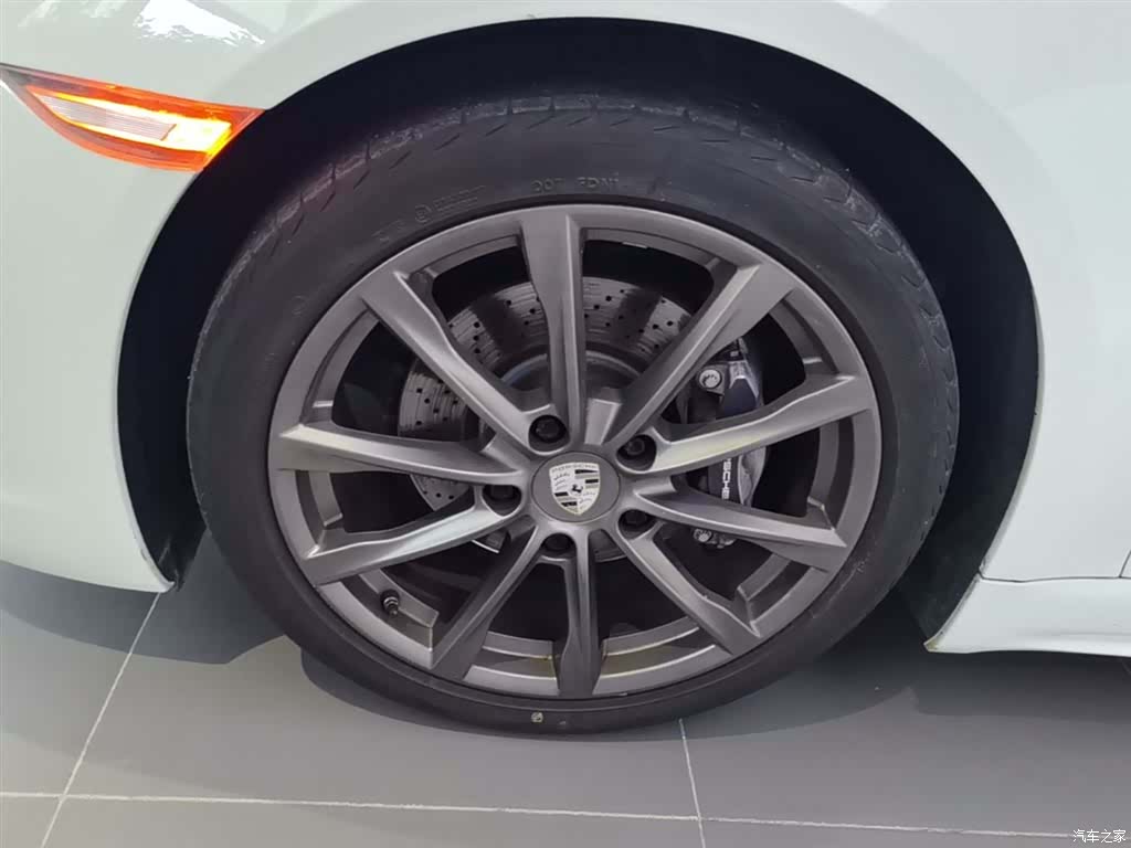 Porsche Cayman, 2019 23