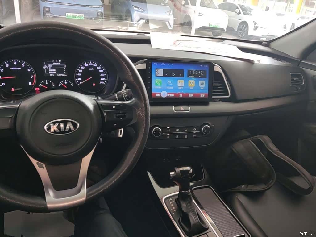 Kia K4, 2015 10