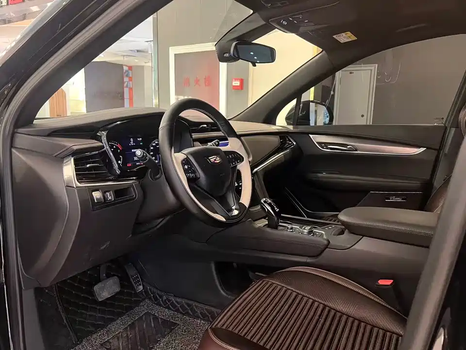Cadillac XT6