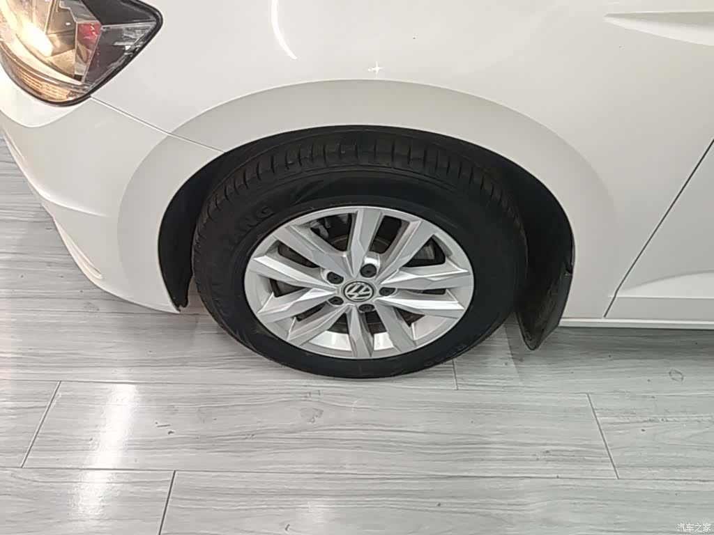 Volkswagen L, 2018 23