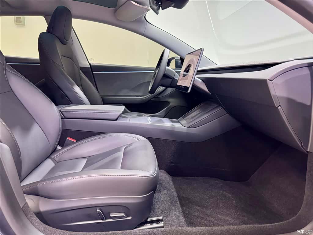 Tesla Model 3, 2024 18