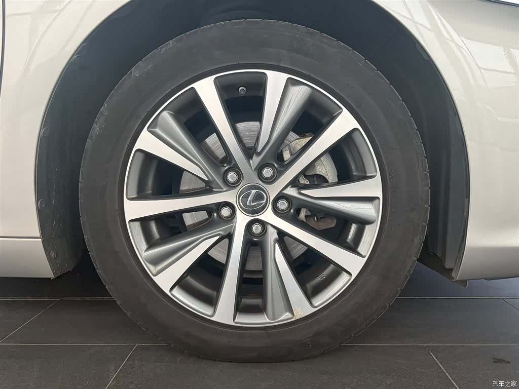 Lexus ES, 2021 10