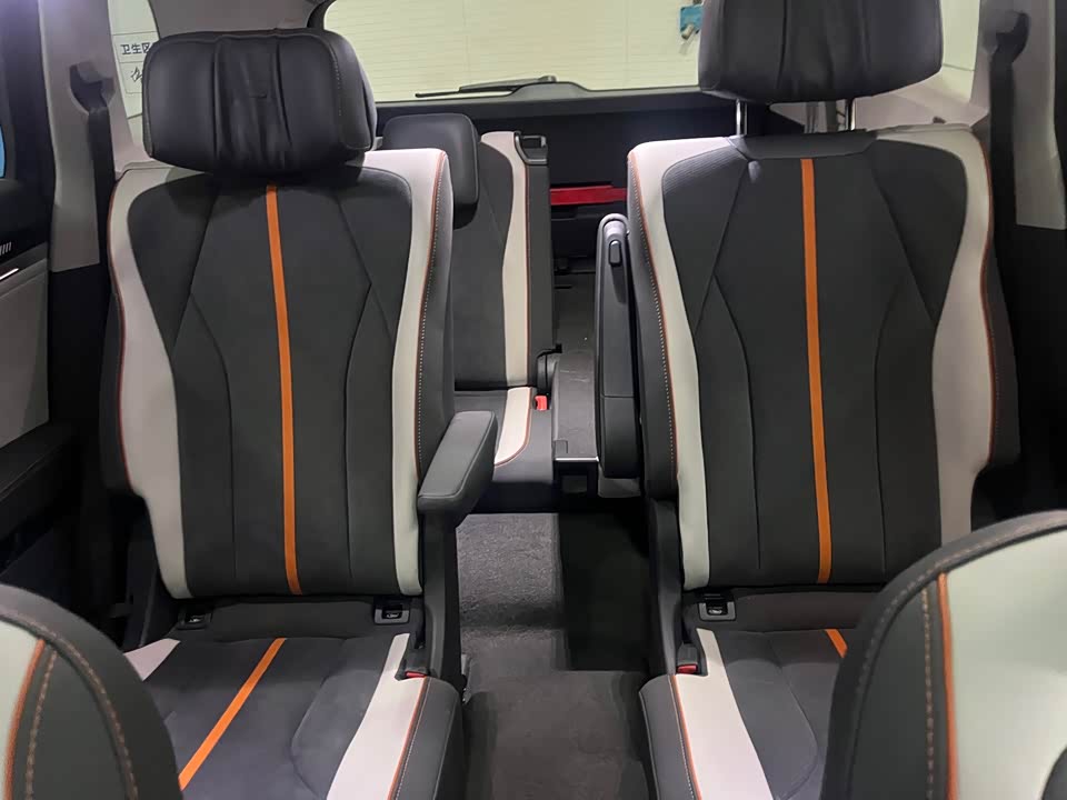 Volkswagen ID.6 CROZZ