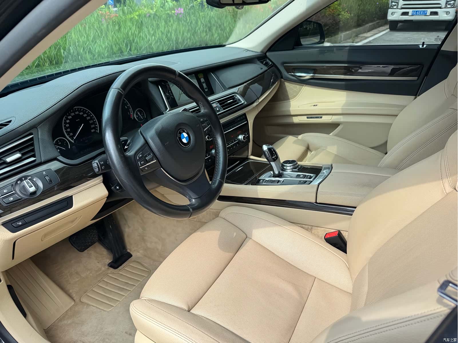 BMW 7 Series, 2014 11
