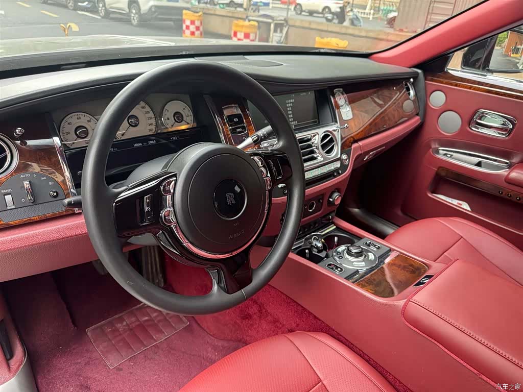 Rolls-Royce Ghost, 2012 все фото