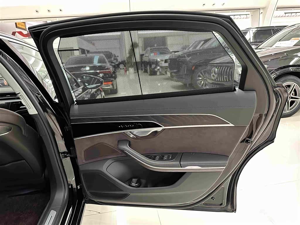 Audi A8L, 2025 30
